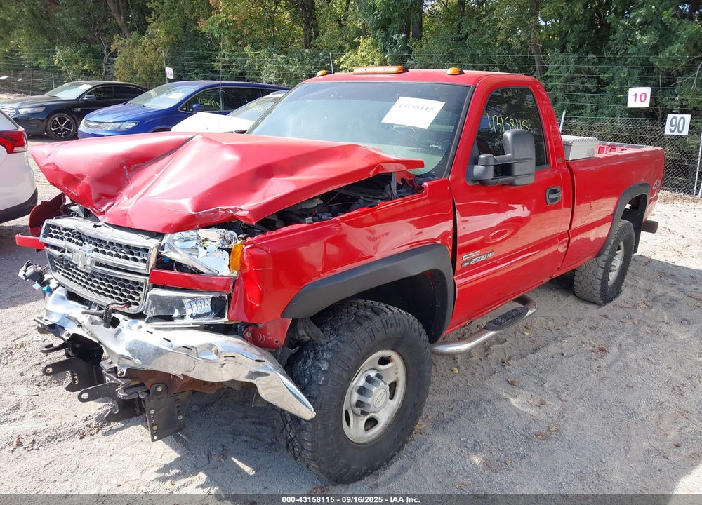 2005 CHEVROLET SILVERADO 2500HD WORK TRUCK VIN: 1GCHK24245E323224