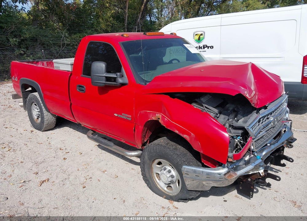 2005 CHEVROLET SILVERADO 2500HD WORK TRUCK VIN: 1GCHK24245E323224