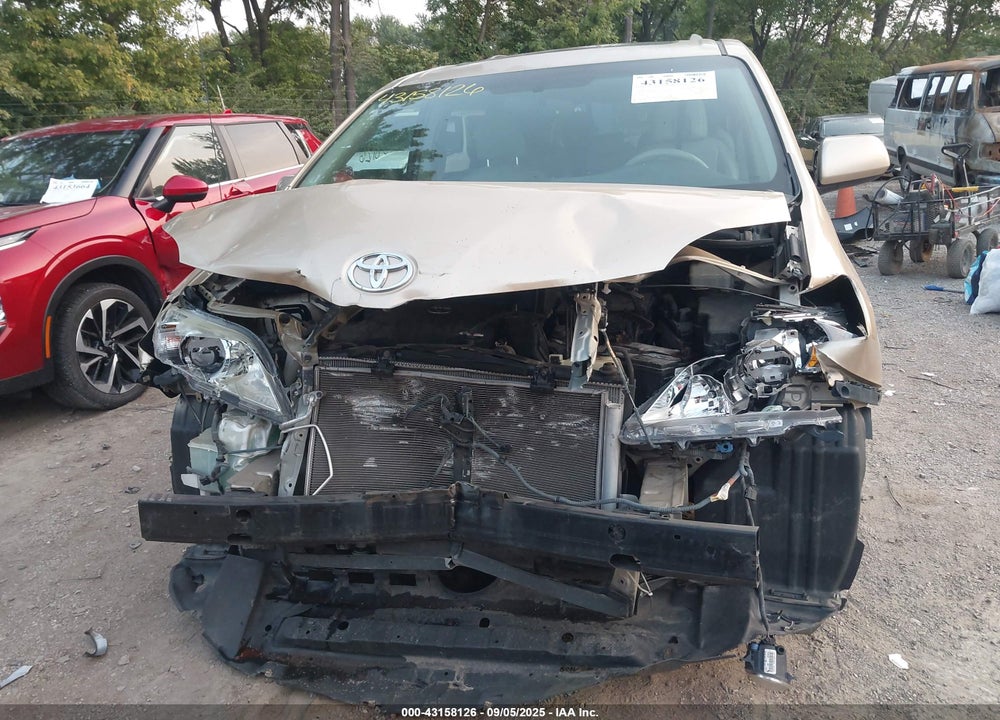 2011 TOYOTA SIENNA VIN: 5TDYK3DC2BS045525