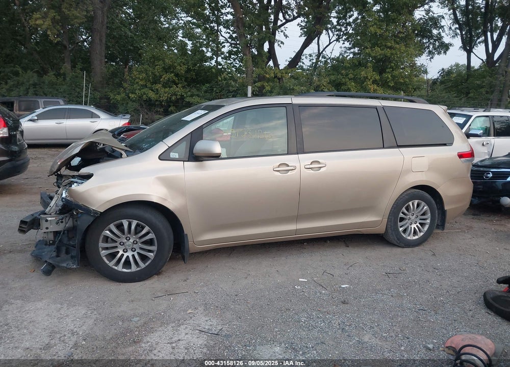 2011 TOYOTA SIENNA VIN: 5TDYK3DC2BS045525