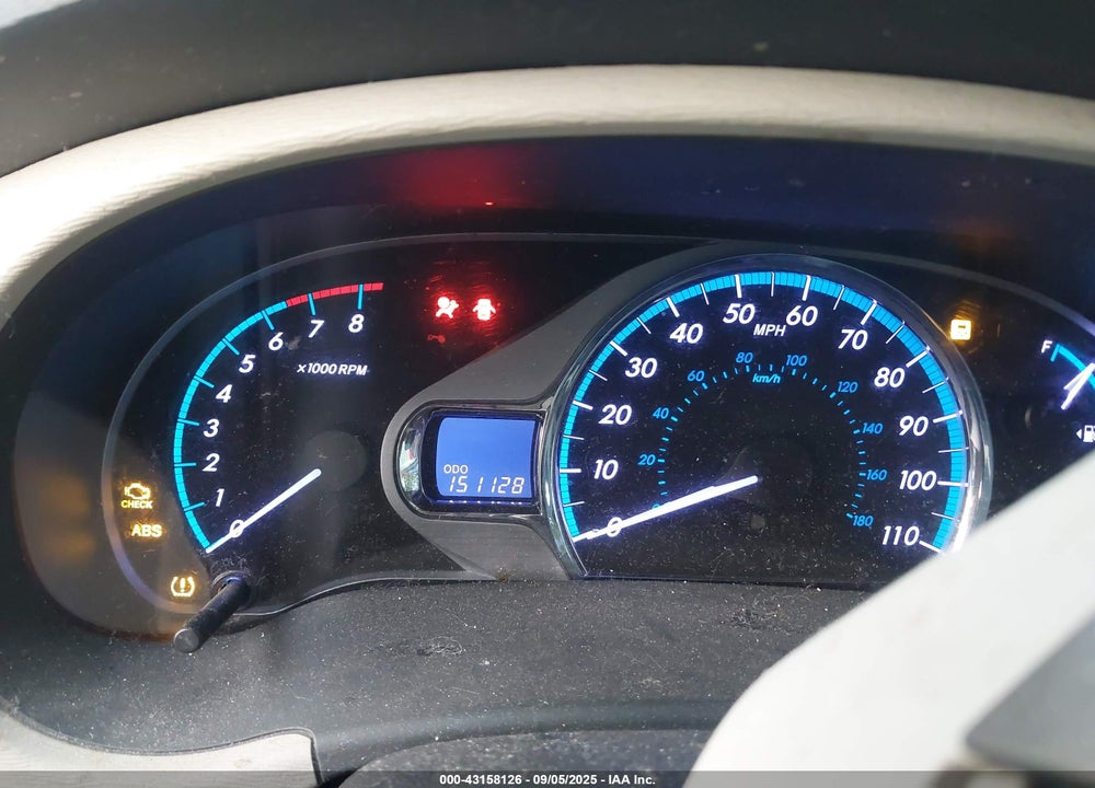 2011 TOYOTA SIENNA VIN: 5TDYK3DC2BS045525