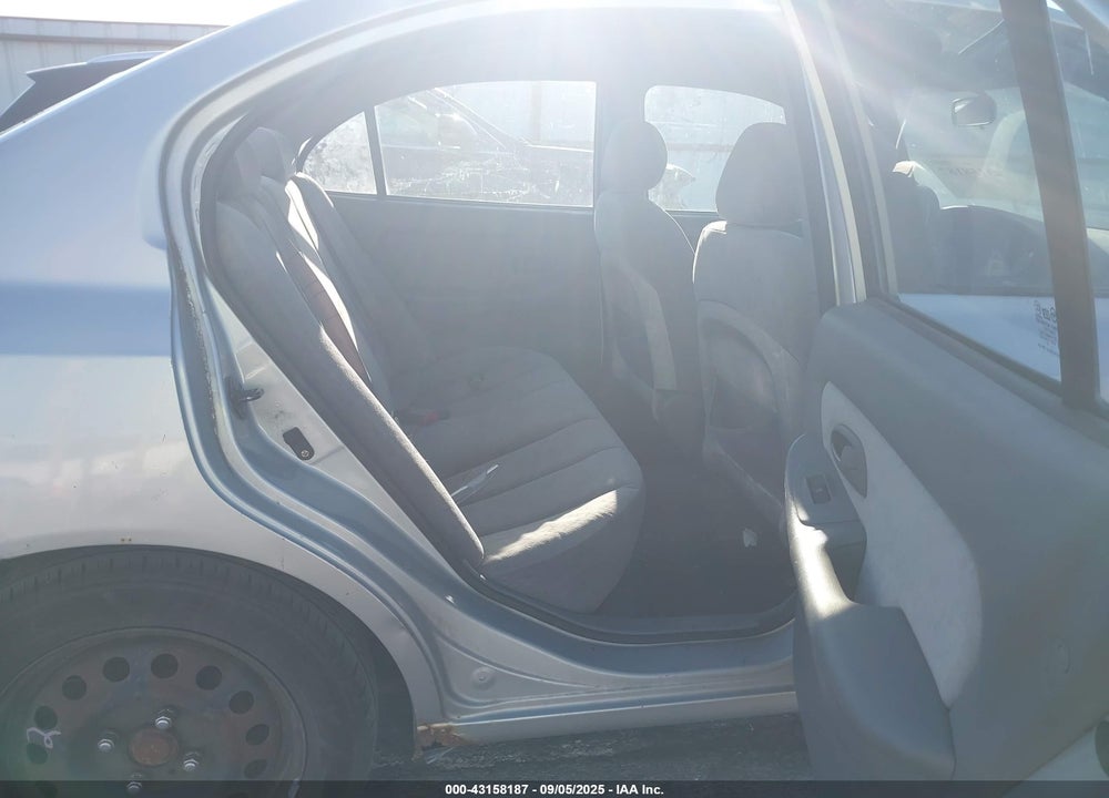 2005 HYUNDAI ELANTRA GLS/GT VIN: KMHDN46D75U952932