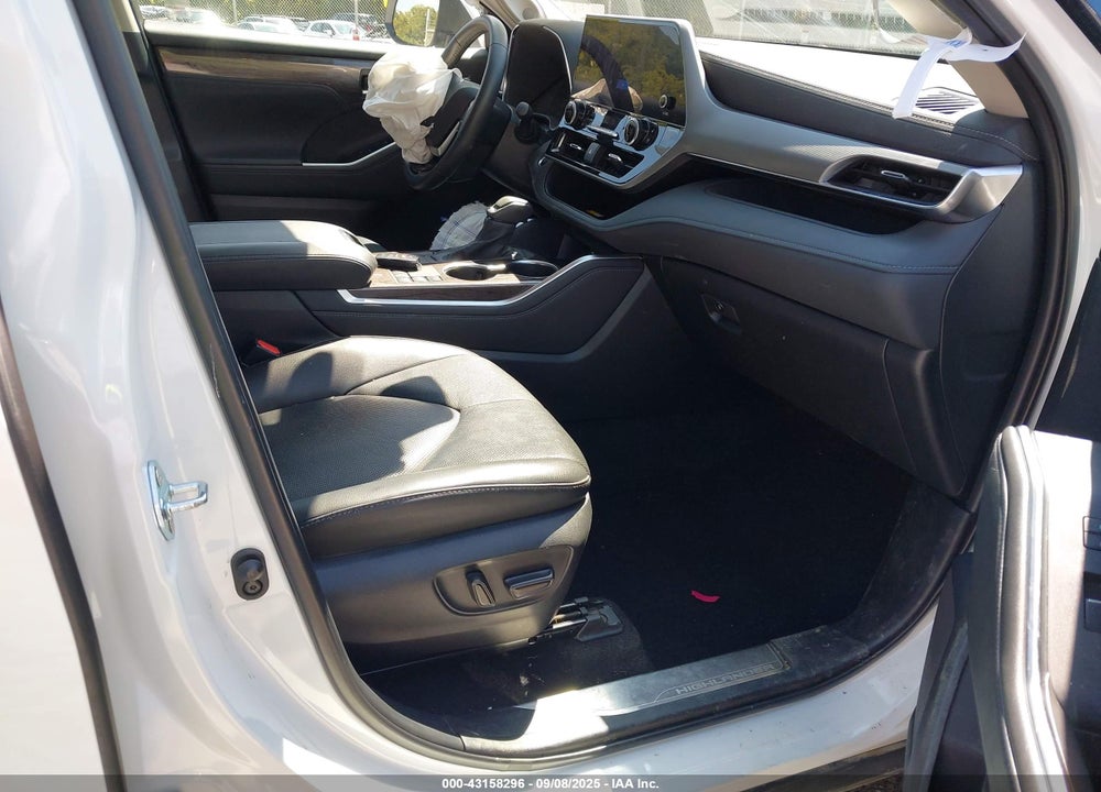 2024 TOYOTA HIGHLANDER VIN: 5TDKDRAHXRS541122