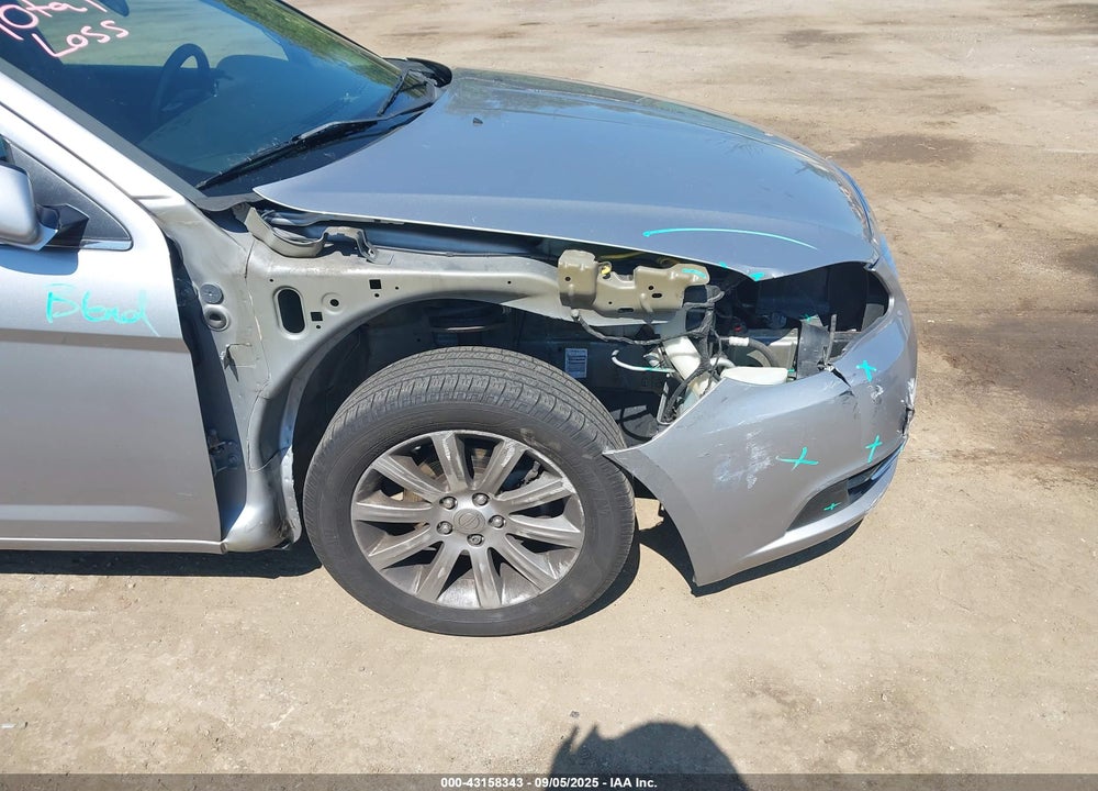2013 CHRYSLER 200 VIN: 1C3CCBBB6DN695208
