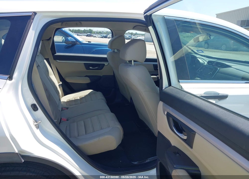 2018 HONDA CR-V LX VIN: 2HKRW5H39JH418322