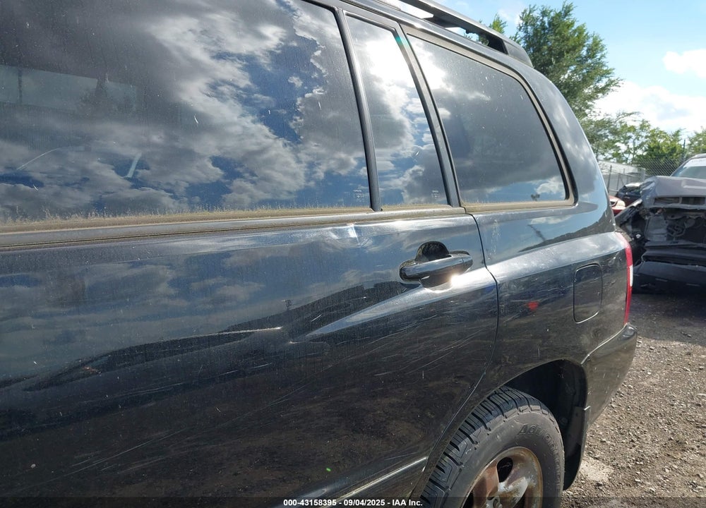 2005 TOYOTA HIGHLANDER VIN: JTEGD21A150106448