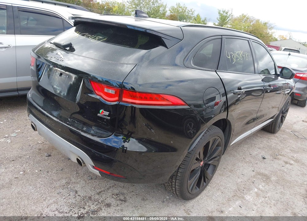 2017 JAGUAR F-PACE VIN: SADCM2BV5HA083652