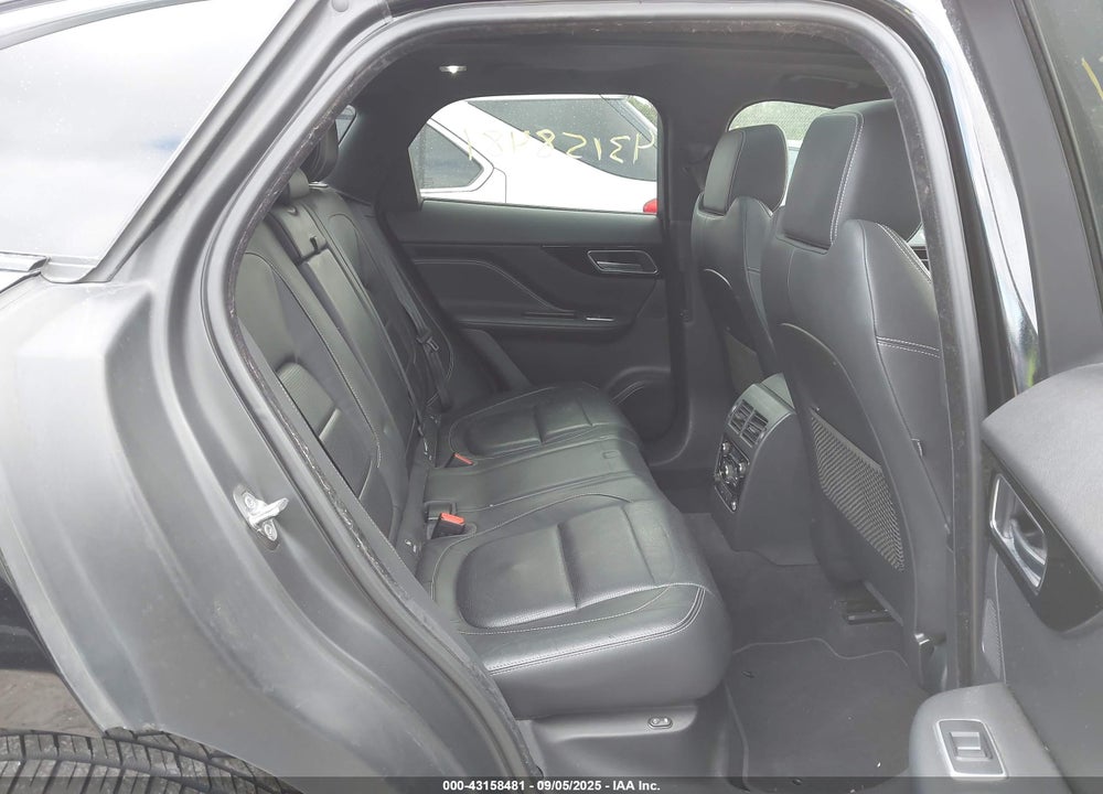 2017 JAGUAR F-PACE VIN: SADCM2BV5HA083652