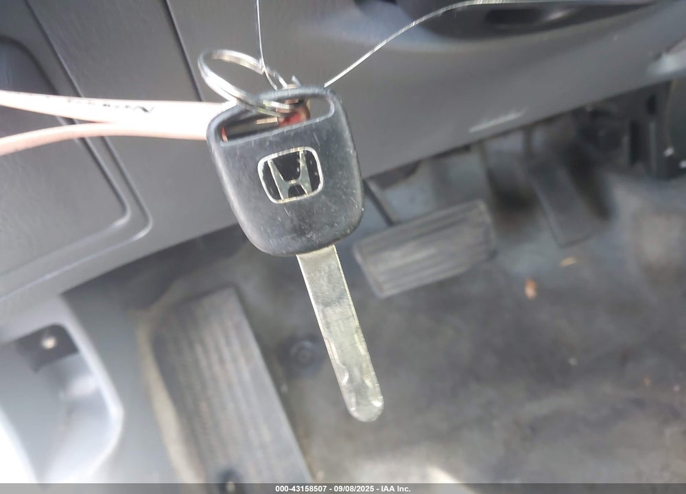 2003 HONDA CIVIC LX VIN: 1HGES16513L025888