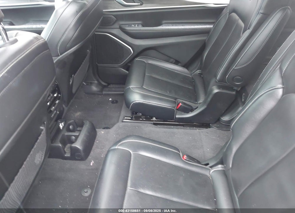 2021 JEEP GRAND CHEROKEE L LIMITED 4X4 VIN: 1C4RJKBGXM8104383