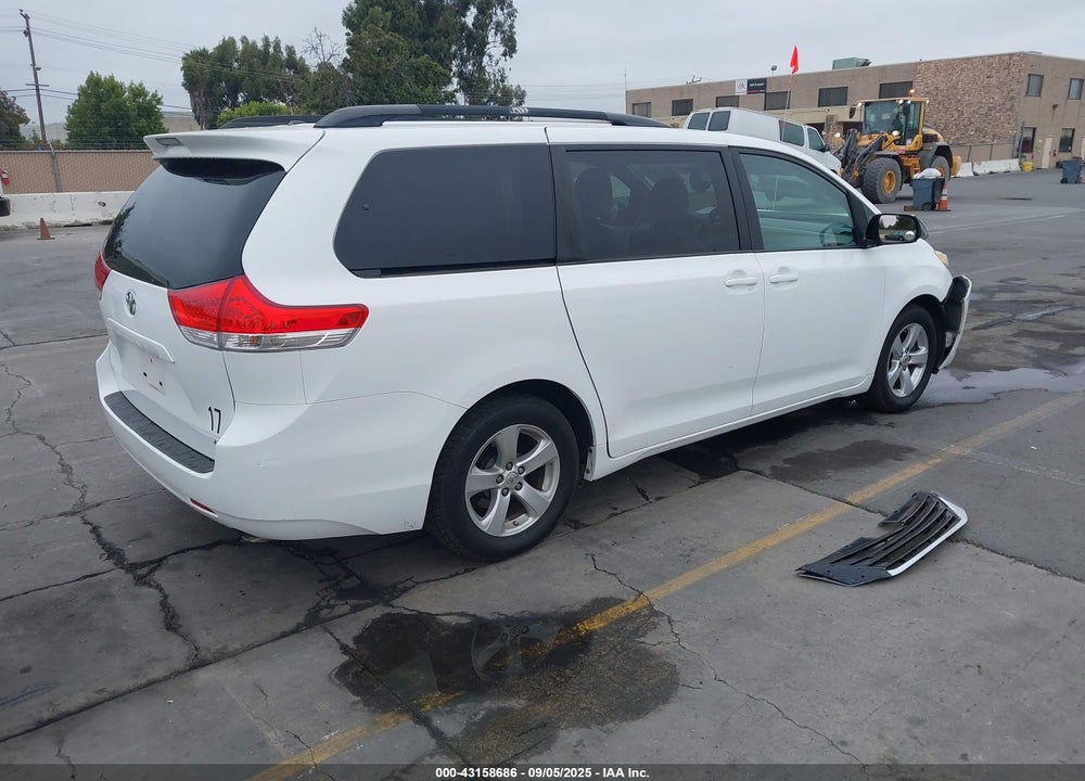 2014 TOYOTA SIENNA LE V6 8 PASSENGER VIN: 5TDKK3DCXES467410