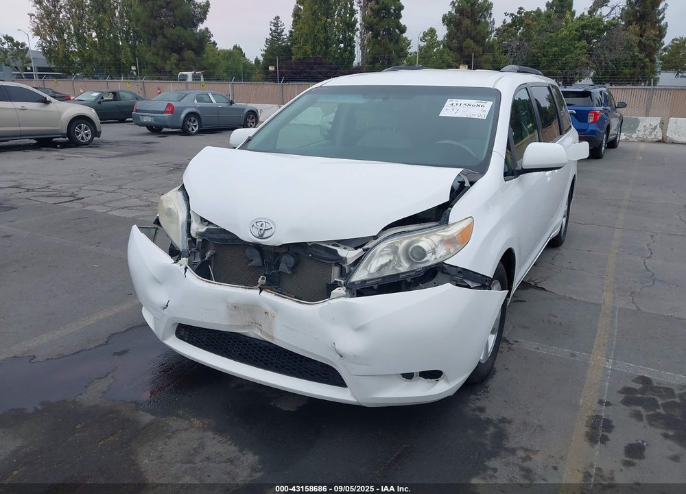2014 TOYOTA SIENNA LE V6 8 PASSENGER VIN: 5TDKK3DCXES467410