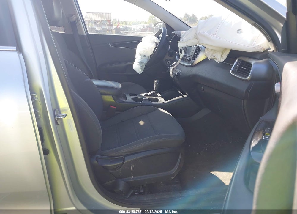 2017 KIA SORENTO VIN: 5XYPGDA56HG313104
