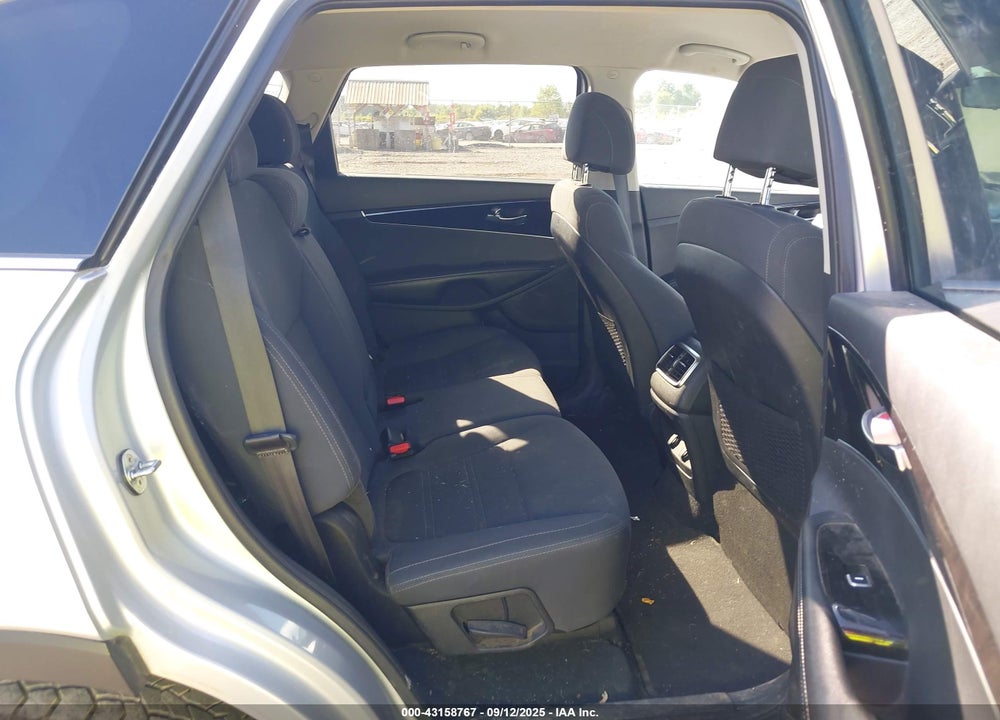2017 KIA SORENTO VIN: 5XYPGDA56HG313104