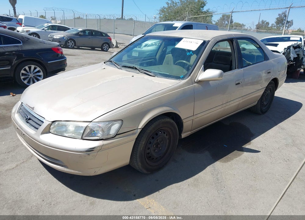 2000 TOYOTA CAMRY LE VIN: JT2BG22K2Y0424718