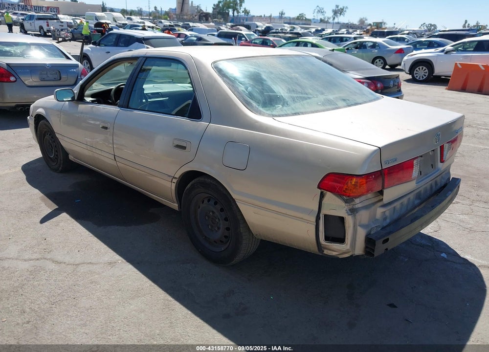 2000 TOYOTA CAMRY LE VIN: JT2BG22K2Y0424718