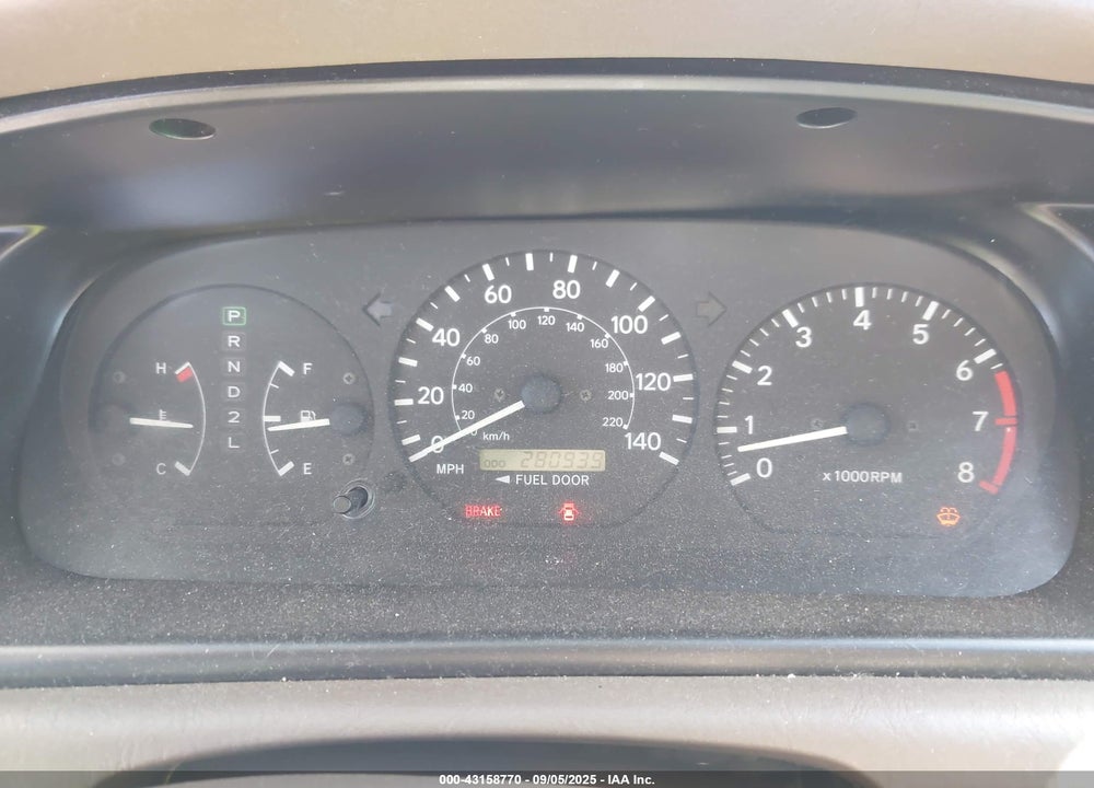 2000 TOYOTA CAMRY LE VIN: JT2BG22K2Y0424718