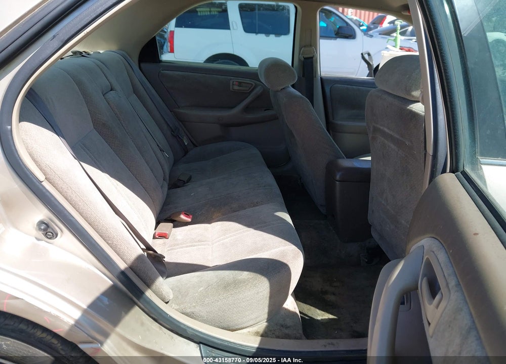 2000 TOYOTA CAMRY LE VIN: JT2BG22K2Y0424718