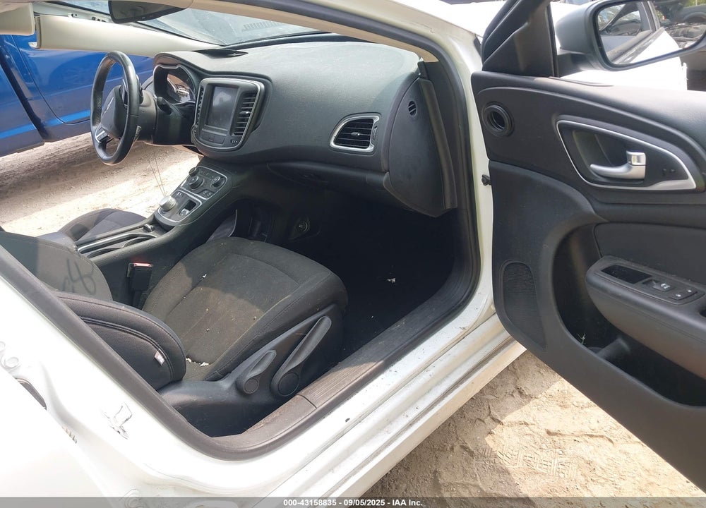 2016 CHRYSLER 200 VIN: 1C3CCCAG0GN157966