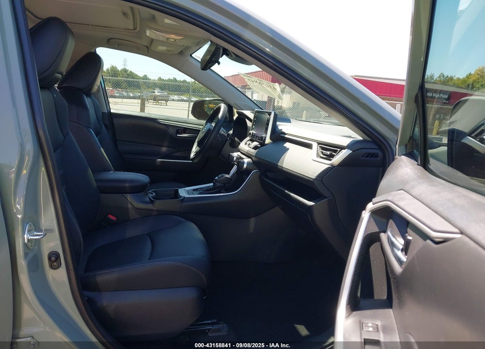 2021 TOYOTA RAV4 XLE PREMIUM VIN: 2T3A1RFV1MW158079