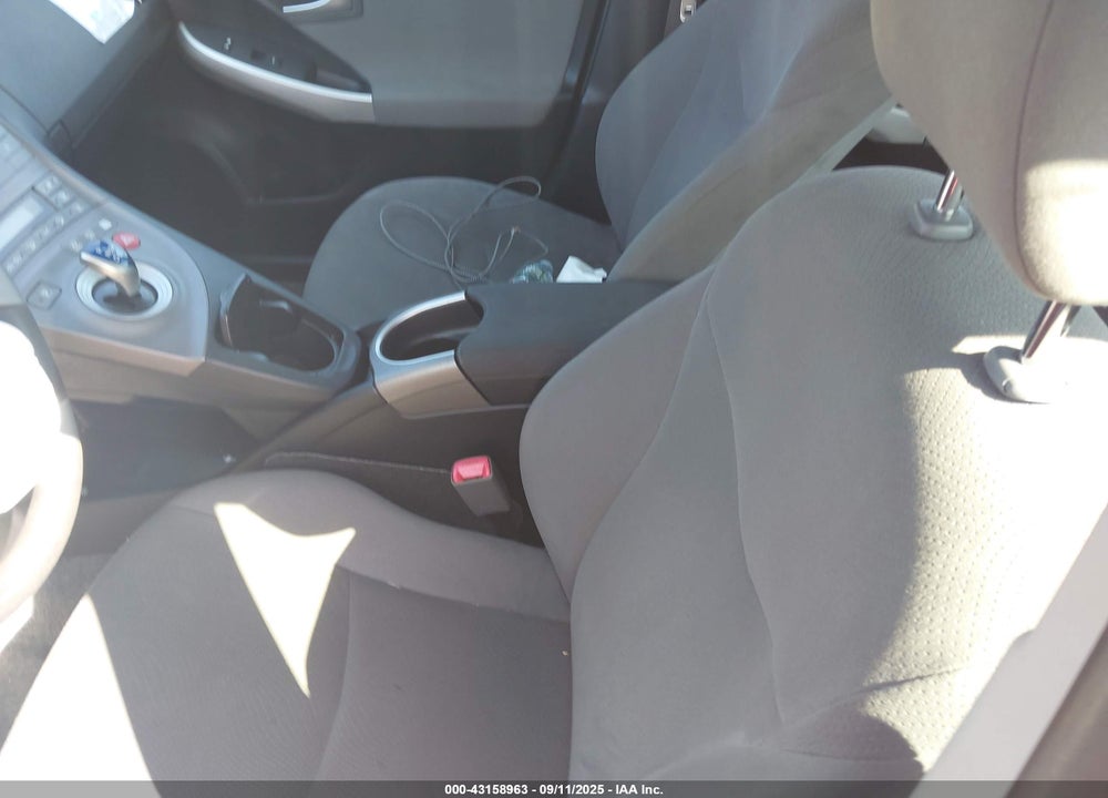 2013 TOYOTA PRIUS TWO VIN: JTDKN3DU6D5637055