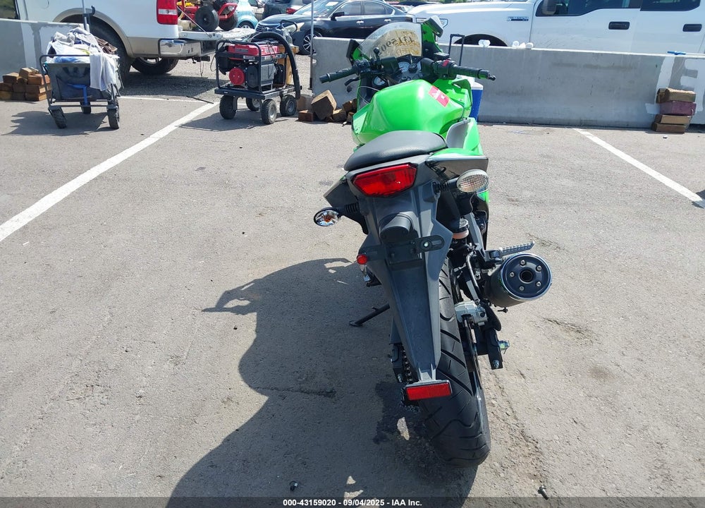 2011 KAWASAKI EX250 J VIN: JKAEXMJ14BDA78290