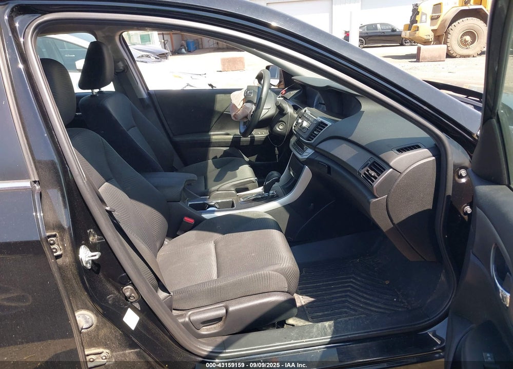 2015 HONDA ACCORD VIN: 1HGCR2F38FA195494