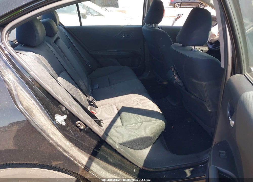 2015 HONDA ACCORD VIN: 1HGCR2F38FA195494