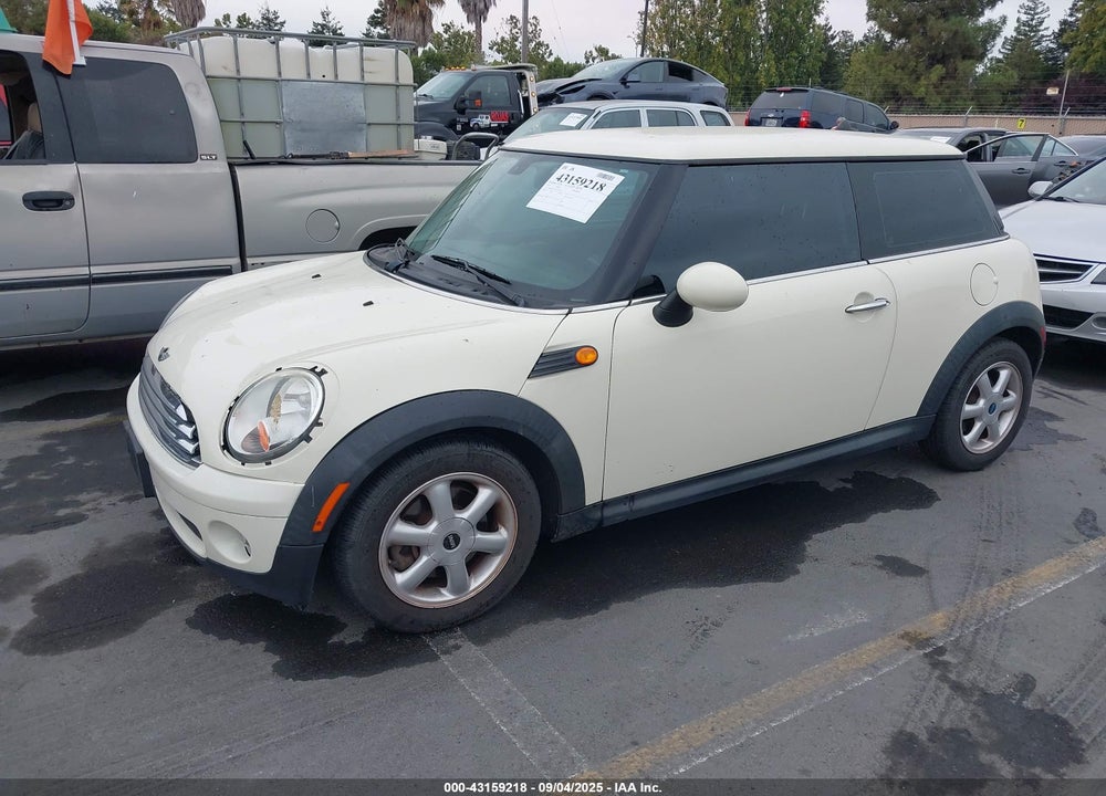 2010 MINI COOPER VIN: WMWMF3C54ATZ62663