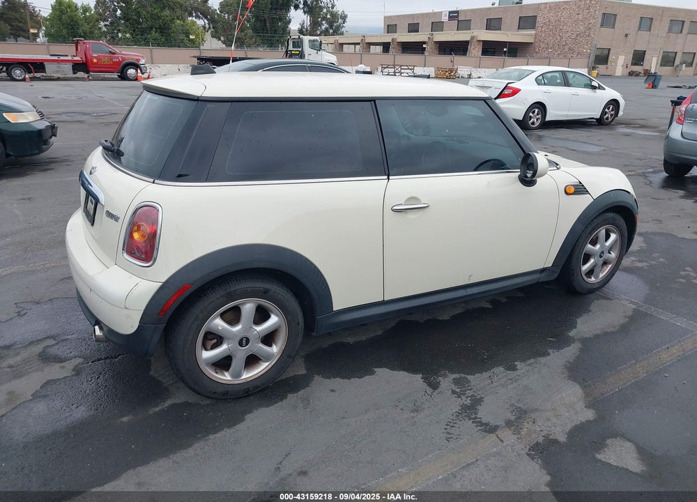2010 MINI COOPER VIN: WMWMF3C54ATZ62663