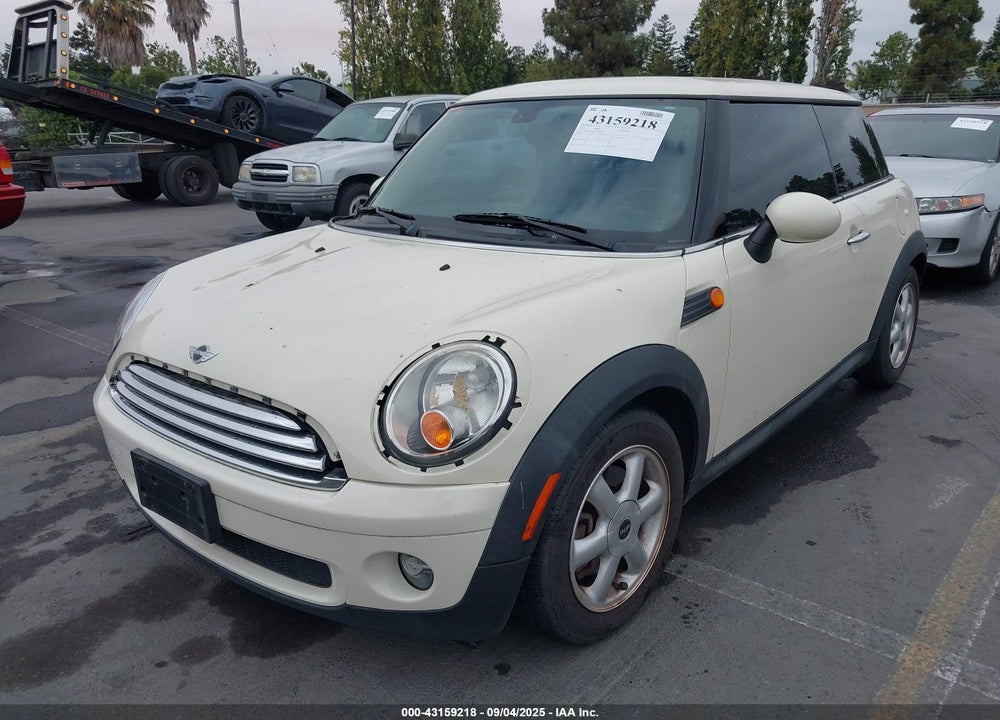 2010 MINI COOPER VIN: WMWMF3C54ATZ62663