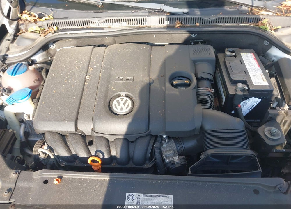2011 VOLKSWAGEN JETTA VIN: 3VWBX7AJ6BM096802
