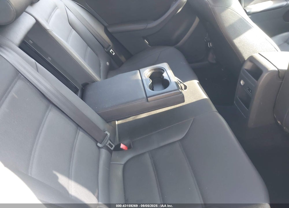 2011 VOLKSWAGEN JETTA VIN: 3VWBX7AJ6BM096802