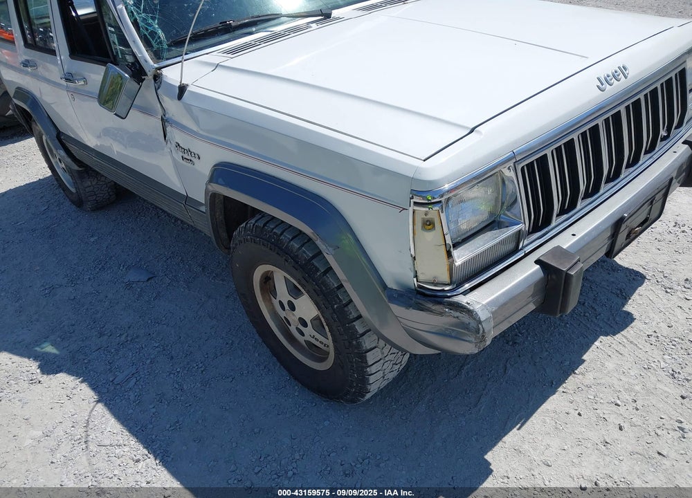 1992 JEEP CHEROKEE LAREDO VIN: 1J4FJ58S8NL245994