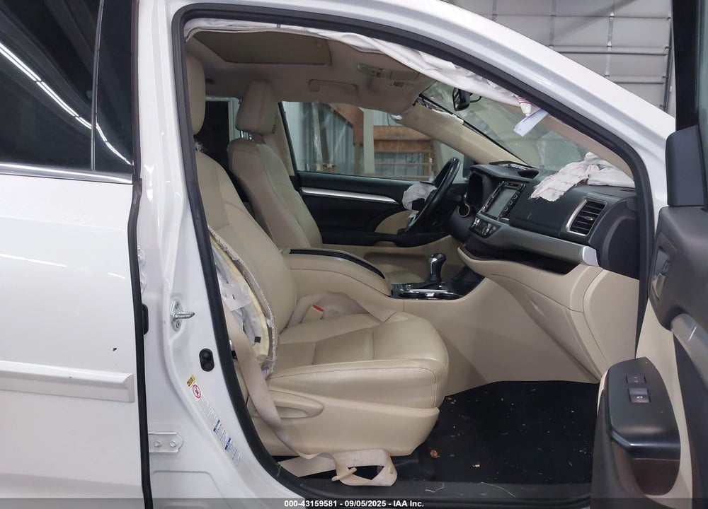 2016 TOYOTA HIGHLANDER XLE V6 VIN: 5TDJKRFH5GS349128