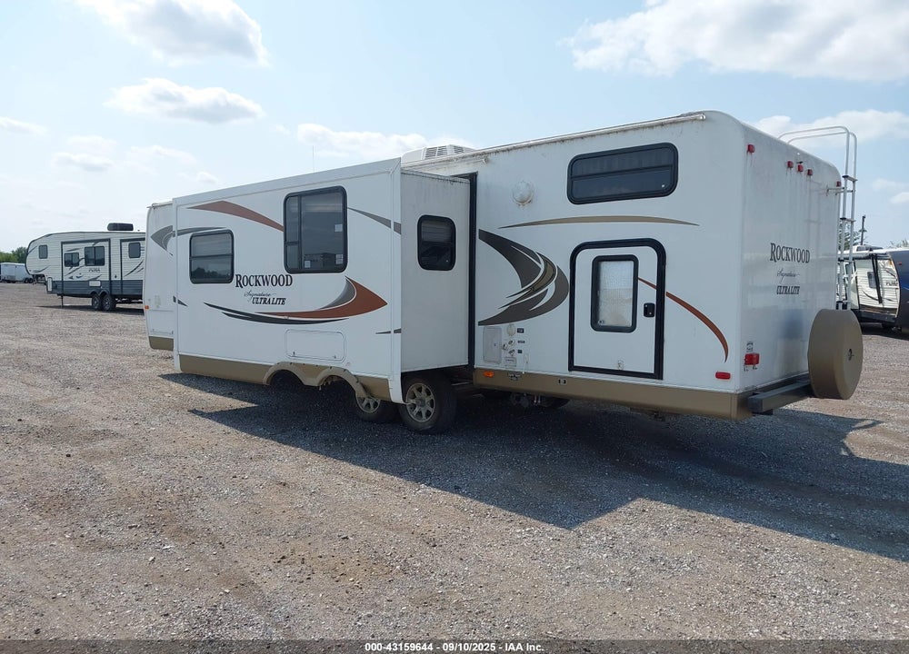 2012 ROCKWOOD SIGNATURE ULTRA LITE 8317SS TRAVEL TRAILER VIN: 4X4TRLH26C1839797