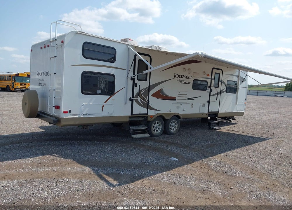 2012 ROCKWOOD SIGNATURE ULTRA LITE 8317SS TRAVEL TRAILER VIN: 4X4TRLH26C1839797