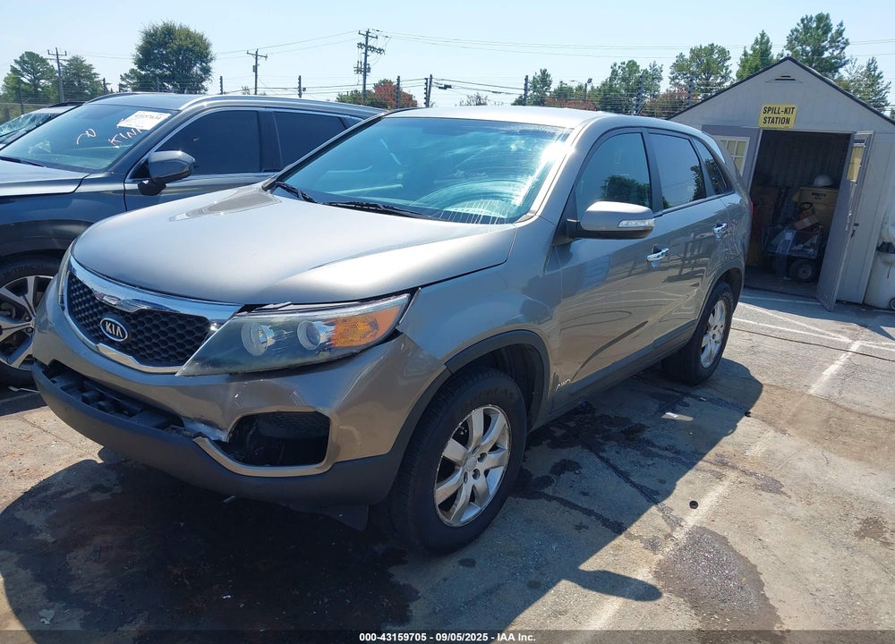 2011 KIA SORENTO LX VIN: 5XYKTCA12BG064983