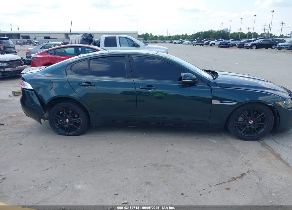 2017 JAGUAR XE VIN: SAJAD4BG7HA975094