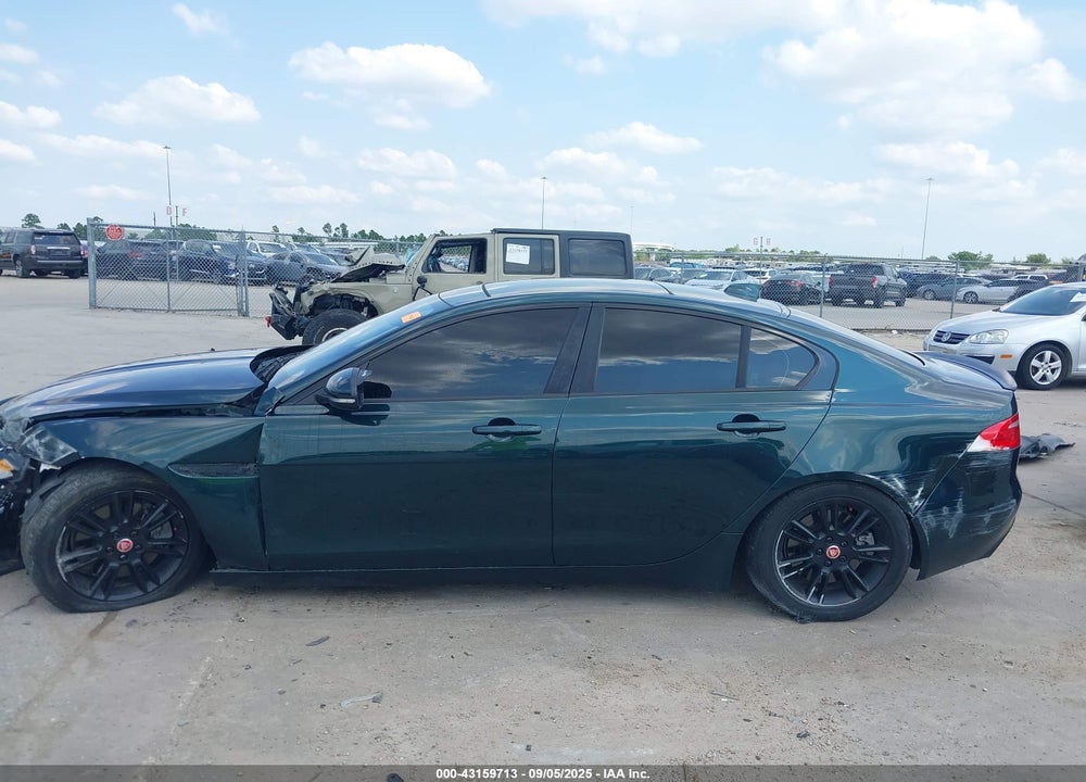 2017 JAGUAR XE VIN: SAJAD4BG7HA975094
