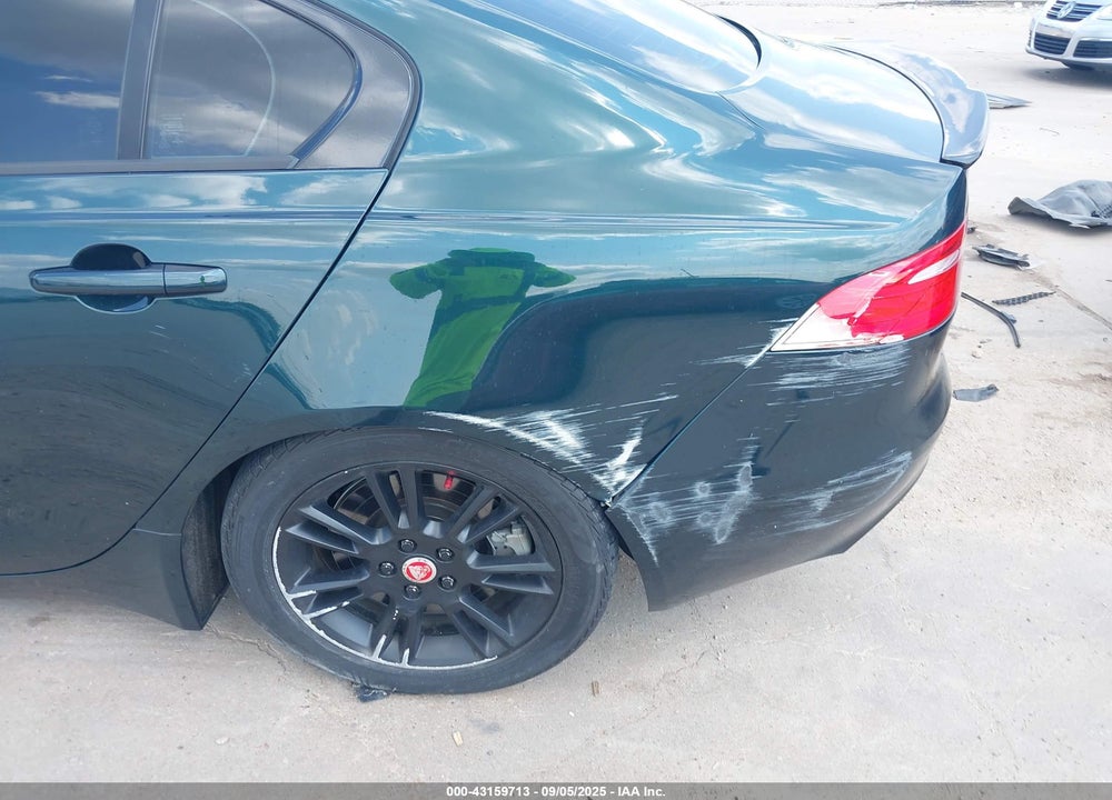 2017 JAGUAR XE VIN: SAJAD4BG7HA975094