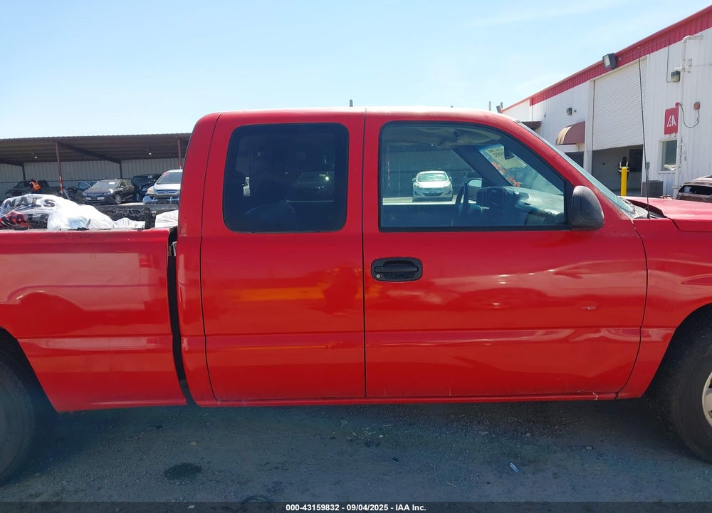 2003 CHEVROLET SILVERADO 1500 LS VIN: 2GCEC19V331411497