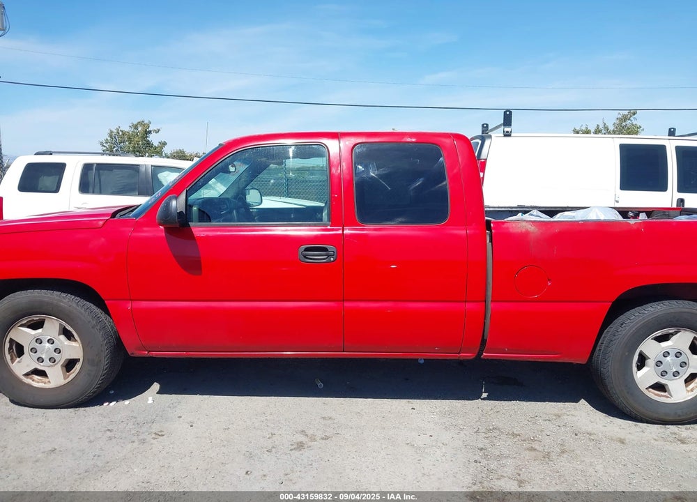 2003 CHEVROLET SILVERADO 1500 LS VIN: 2GCEC19V331411497