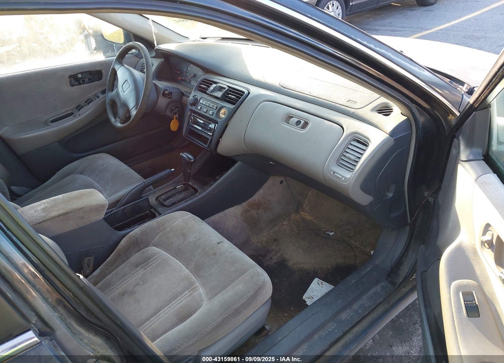 1999 HONDA ACCORD VIN: 1HGCG5647XA144120