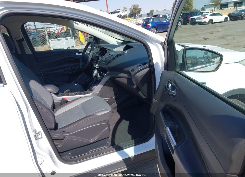 2015 FORD ESCAPE VIN: 1FMCU0G98FUA18569