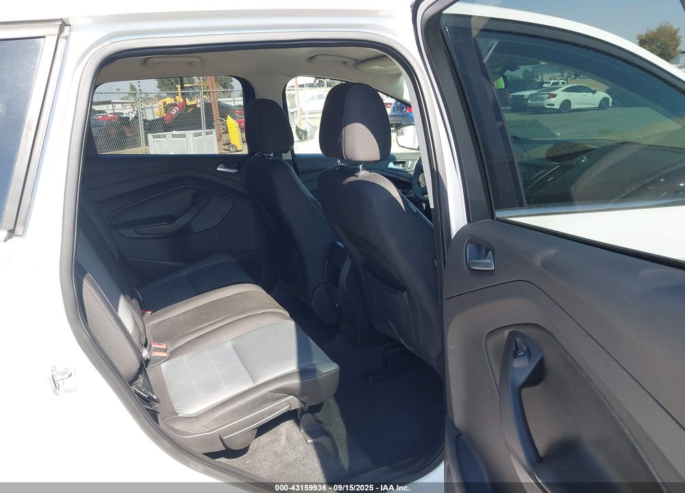 2015 FORD ESCAPE VIN: 1FMCU0G98FUA18569