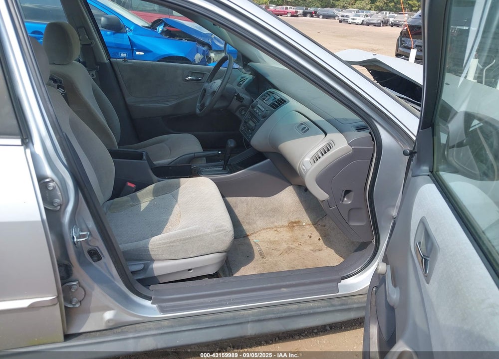 2002 HONDA ACCORD 2.3 VP VIN: 1HGCF86682A092690