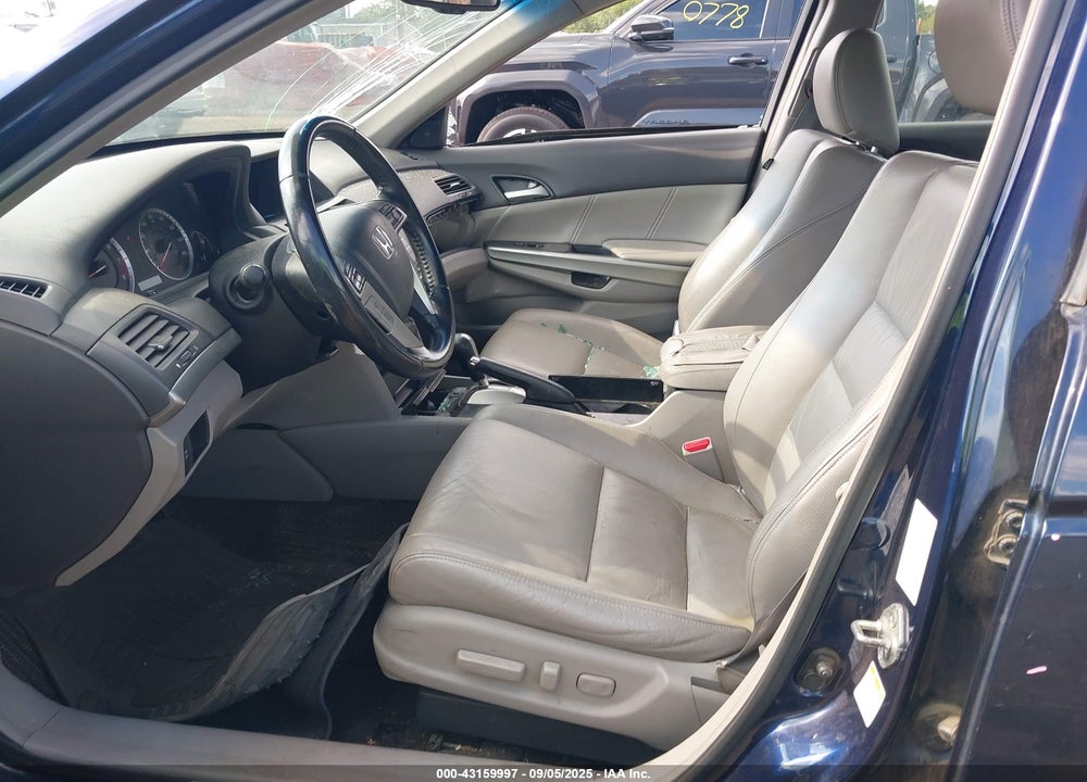 2009 HONDA ACCORD VIN: 1HGCP36839A022008