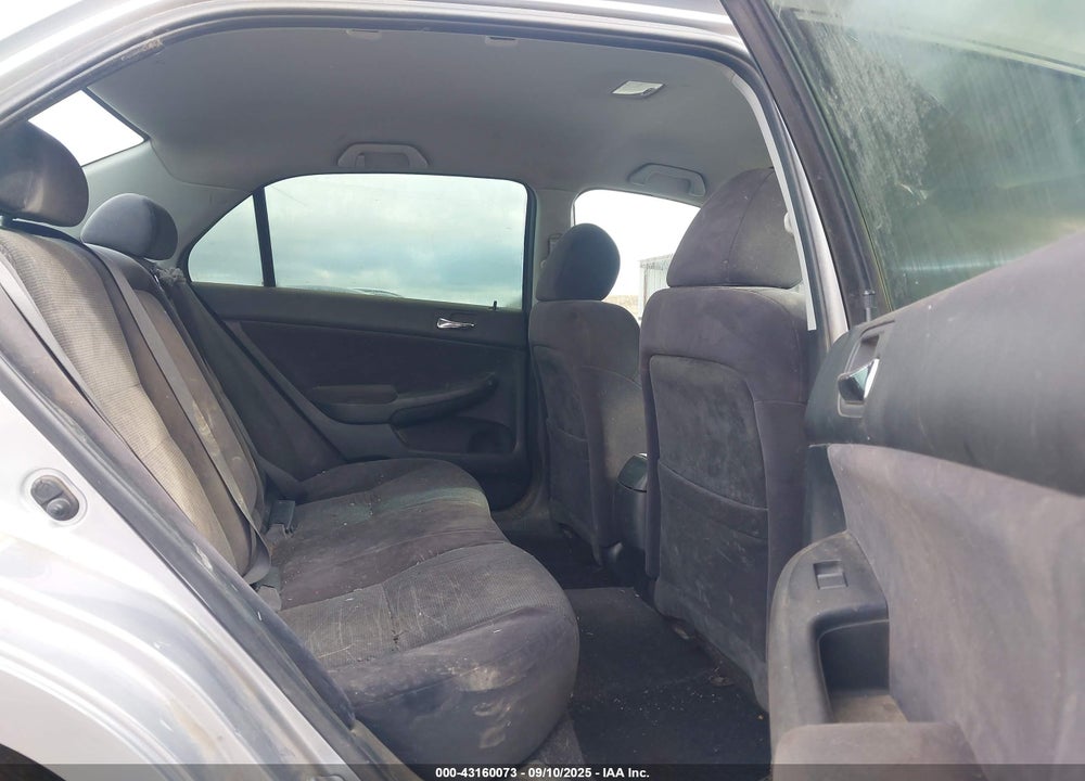 2005 HONDA ACCORD 2.4 LX VIN: JHMCM56465C005894