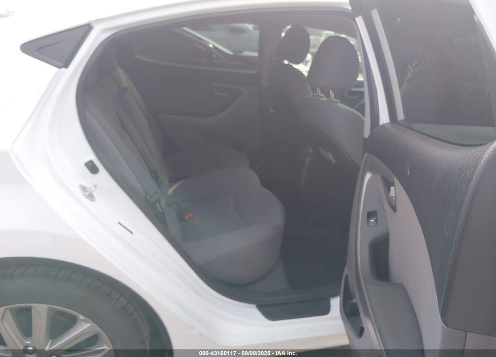 2016 HYUNDAI ELANTRA VIN: 5NPDH4AE9GH703265